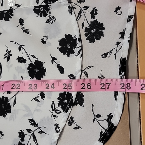BCX Size L White with Black Floral Print Button Front Blouse, Exc. Used Cond. - Picture 12 of 15